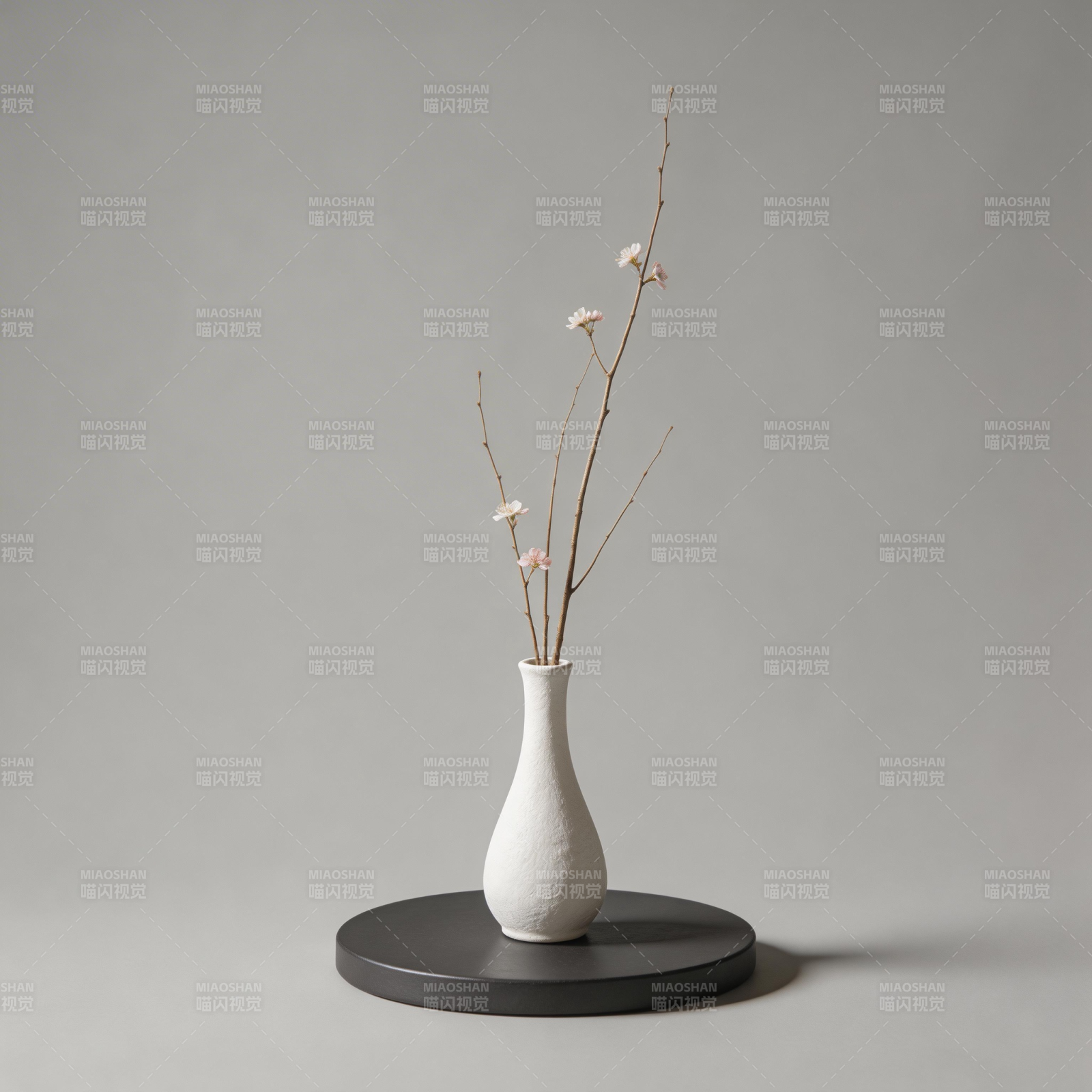 素雅花瓶静物图片