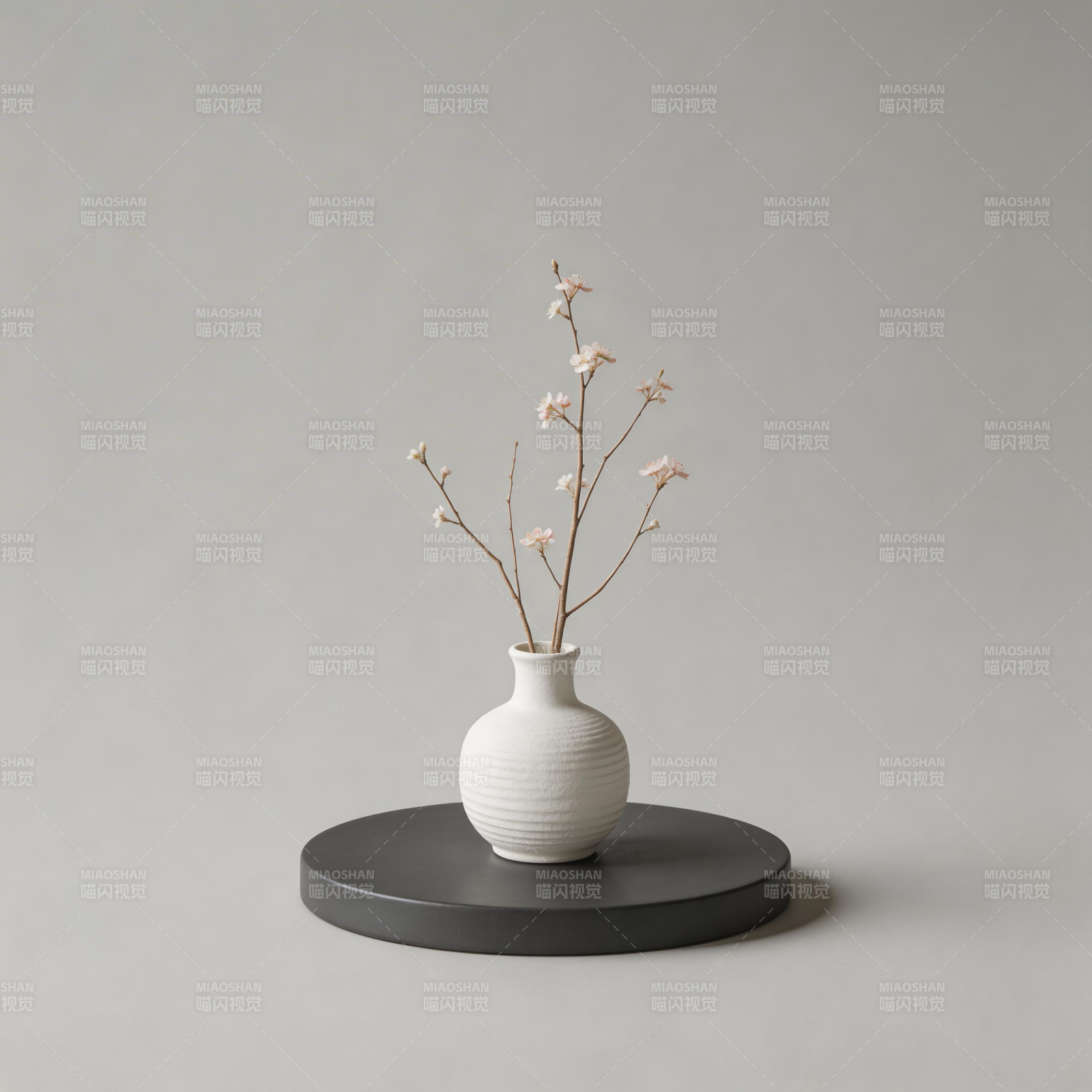 素雅花瓶静物图片