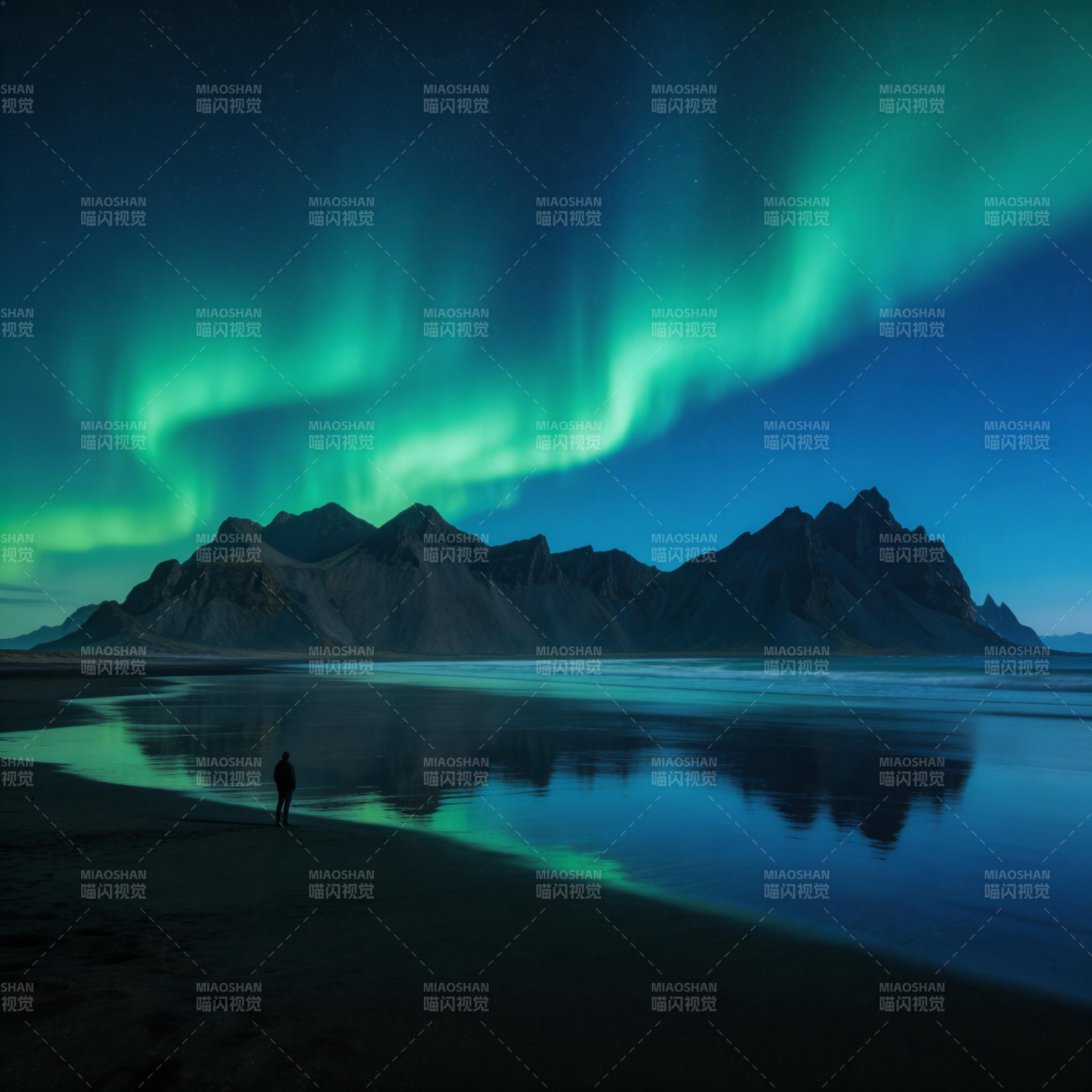 极光映山湖图片