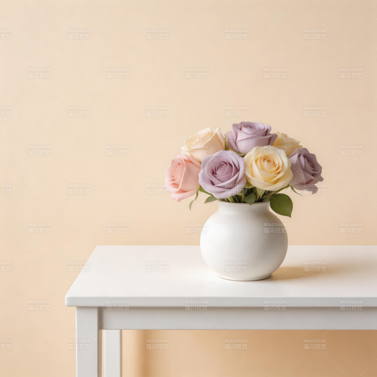 淡雅玫瑰静谧绽放图片