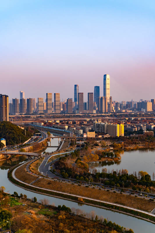 城市天际线晨曦图片