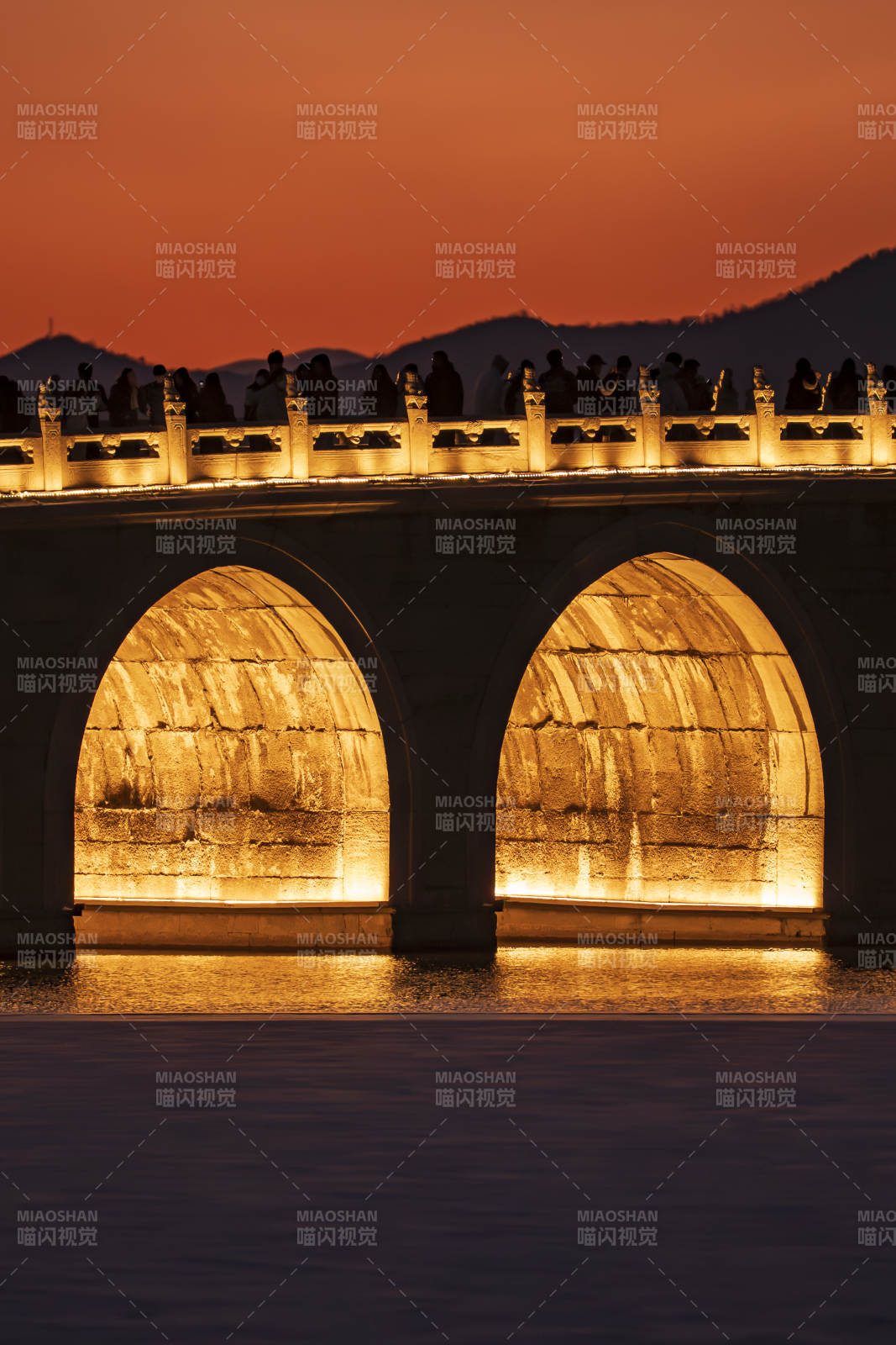 桥影映夕照图片