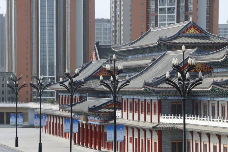 传统建筑与现代都市图片