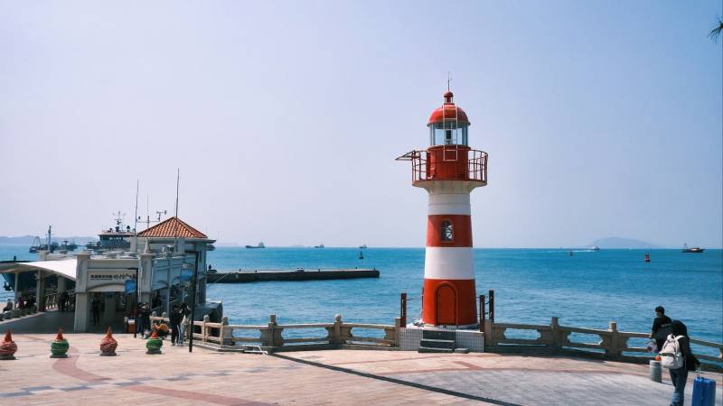 外伶仃岛海边灯塔风光图片