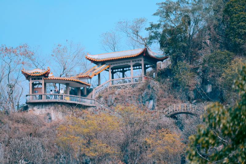 山间古亭秋景图片