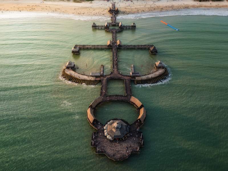 海上十字形建筑图片