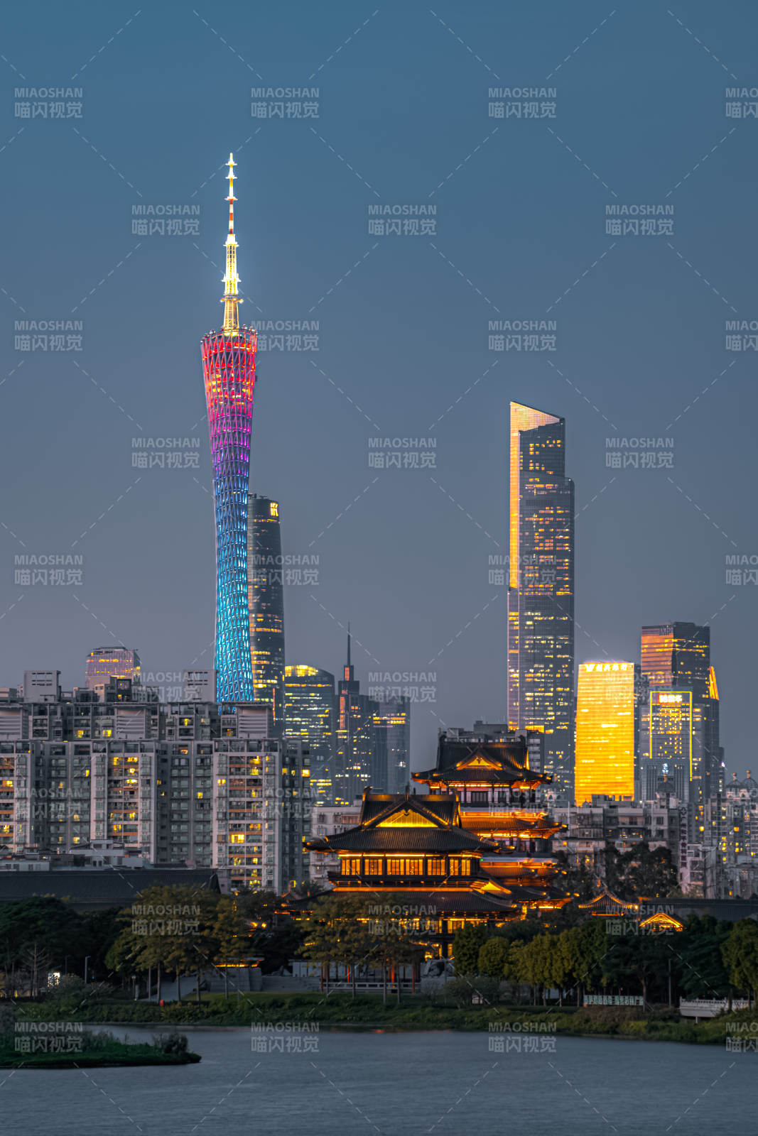 广州塔夜景璀璨图片