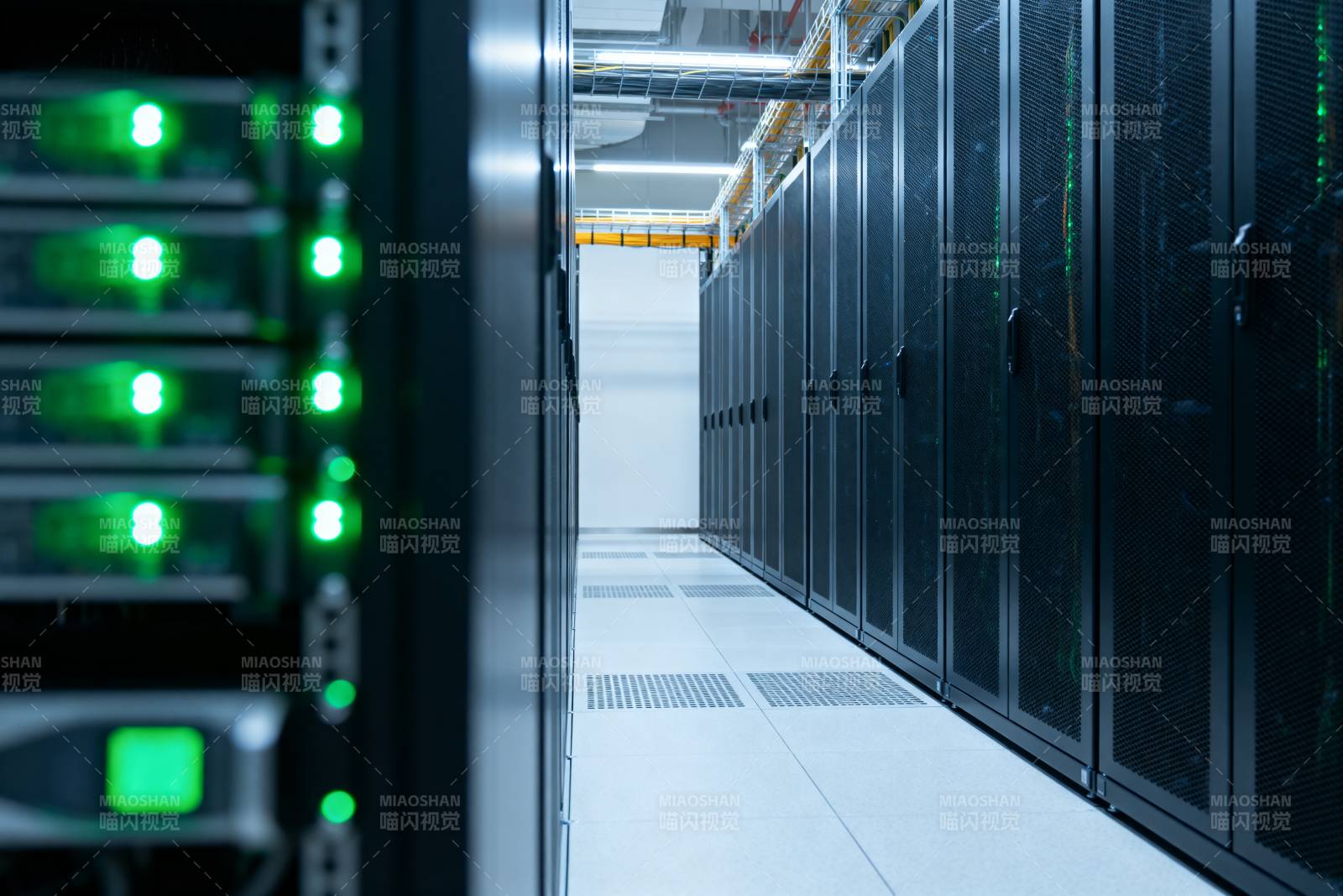 数据中心机房图片