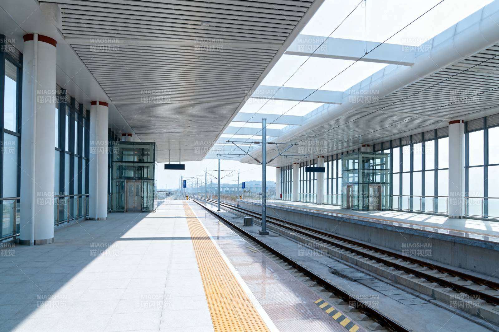 现代车站站台图片