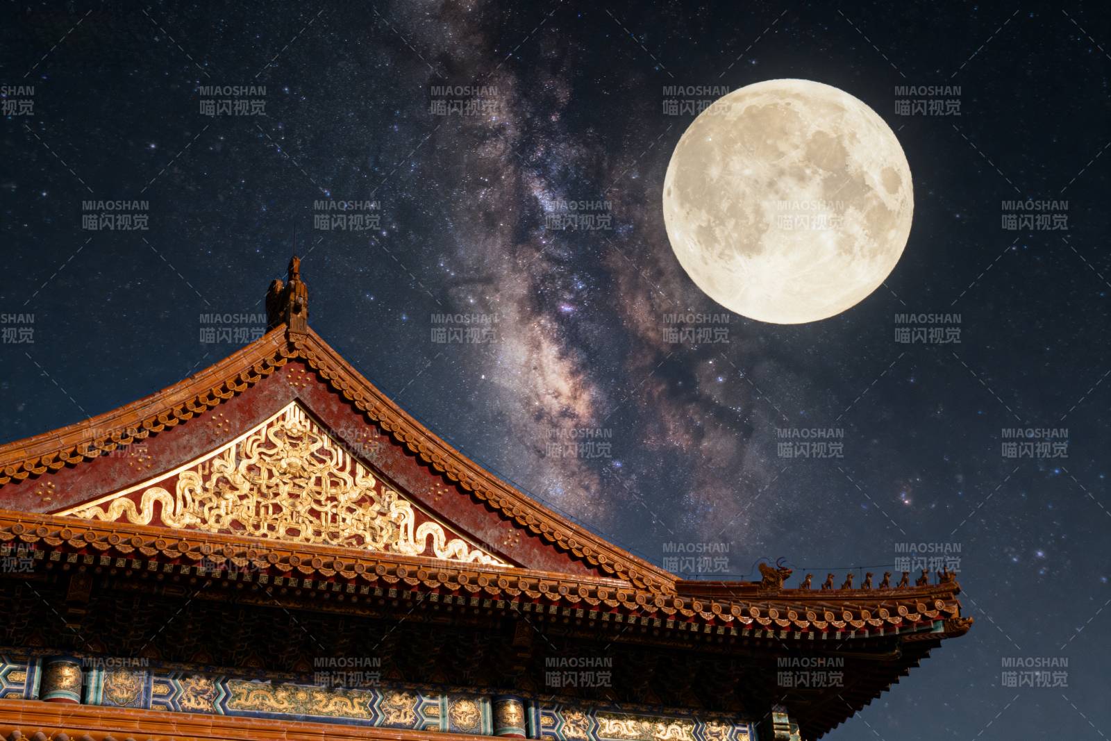 月照古殿夜景图片