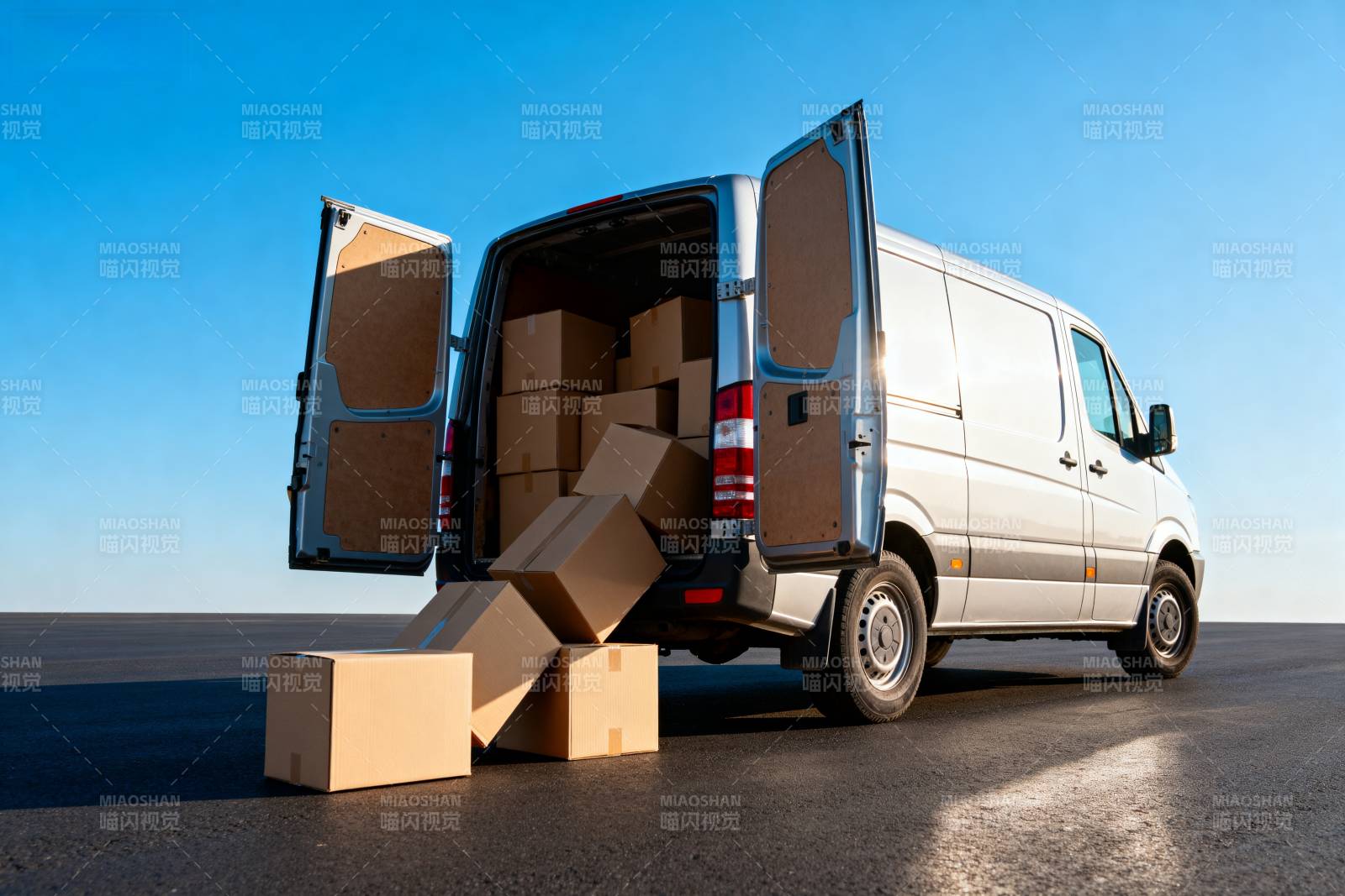 货车装卸货物图片