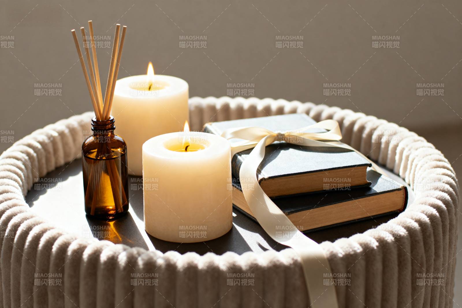 静谧时光 书香烛影图片