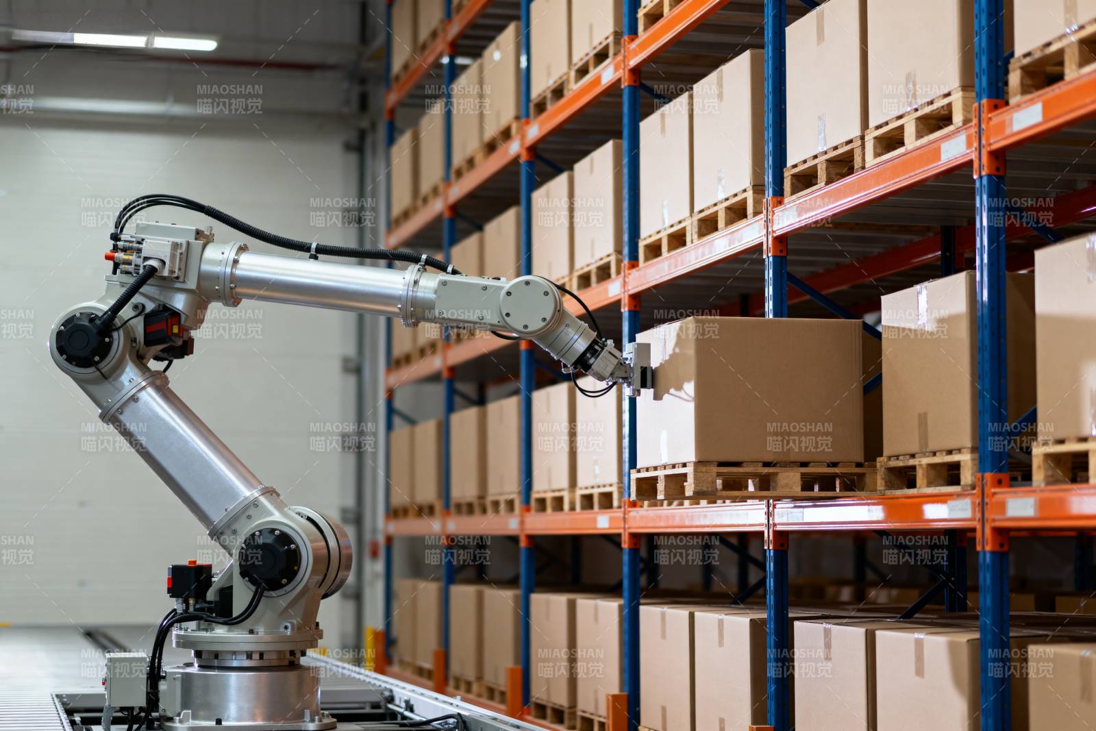 智能仓储机器人图片