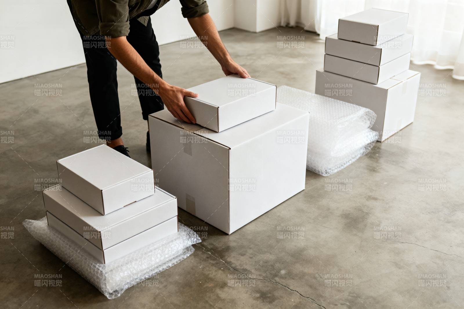 整理搬家箱图片