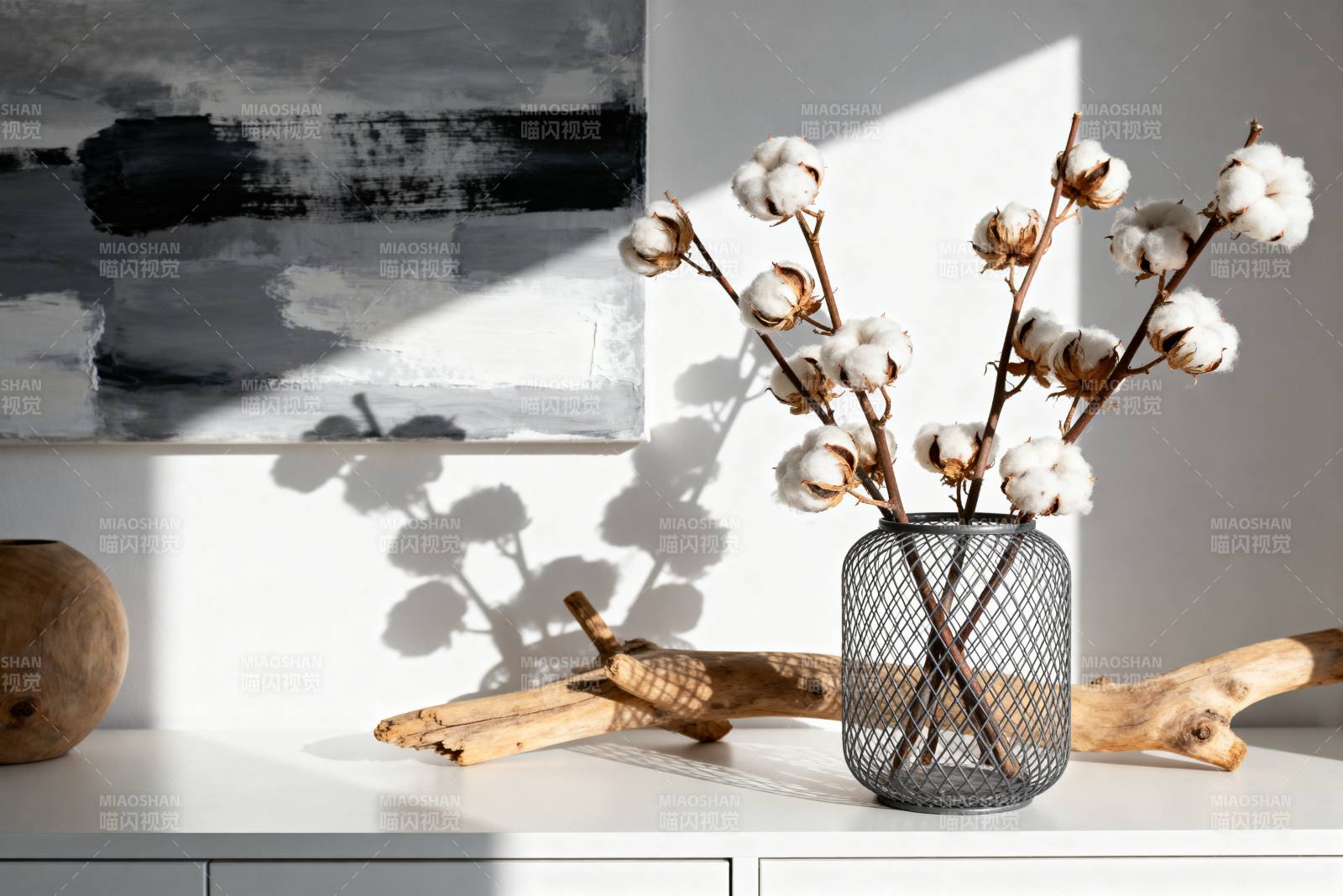 棉枝静物光影图片