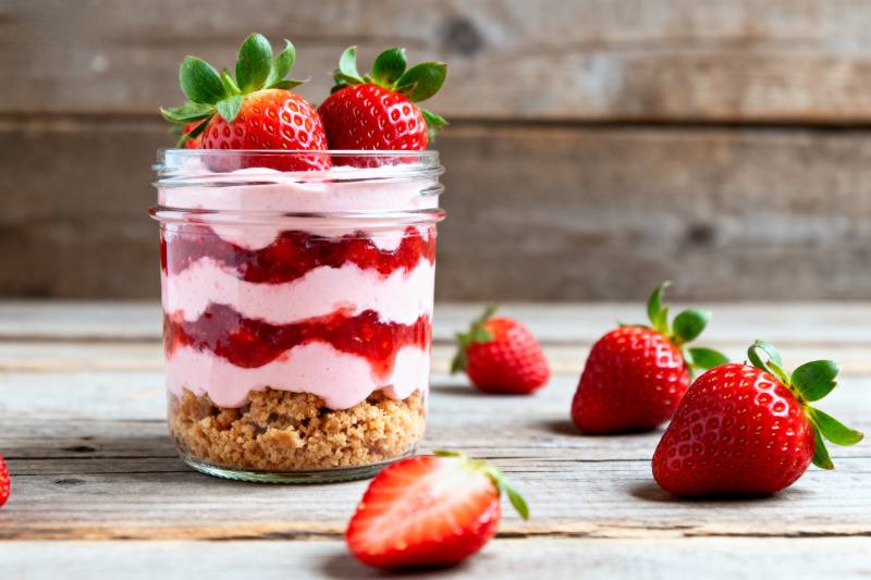 草莓奶酪杯图片