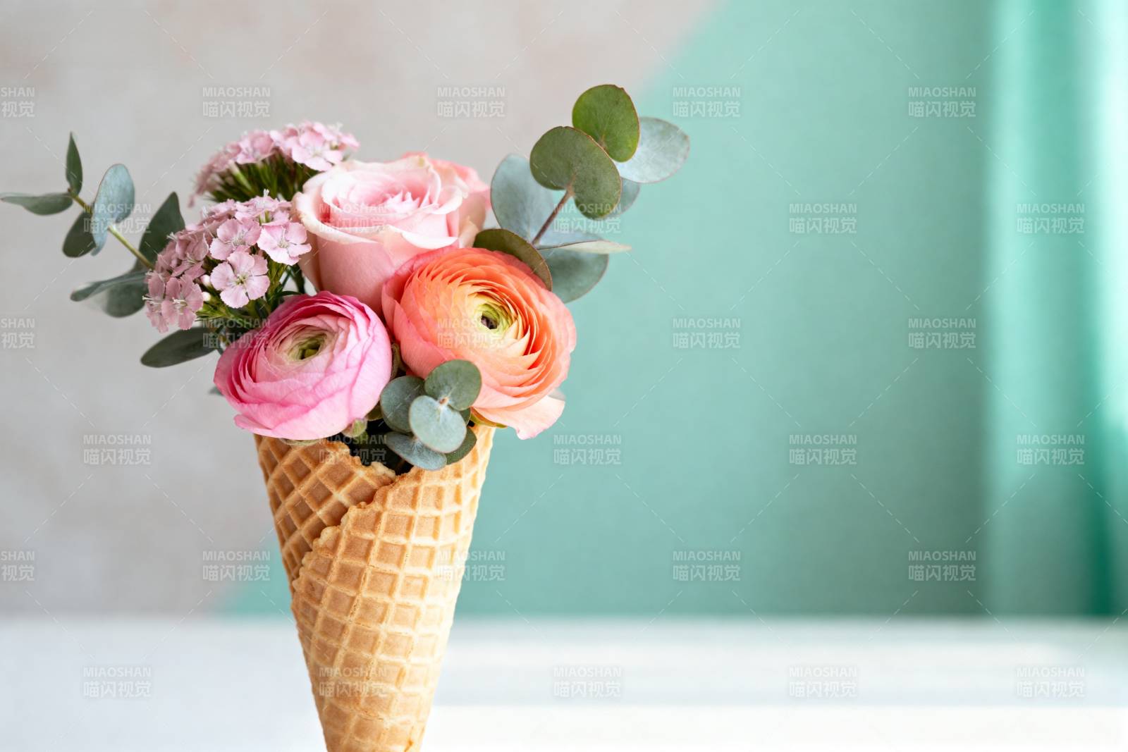 花束冰淇淋锥图片
