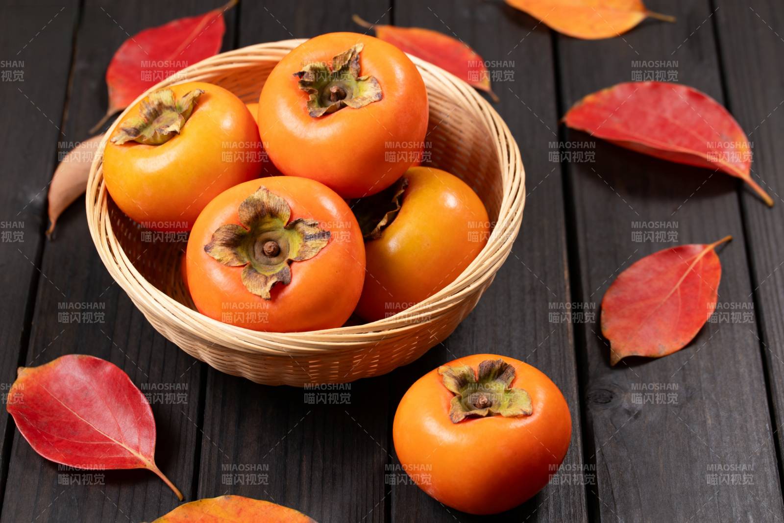 柿子秋叶静美图片