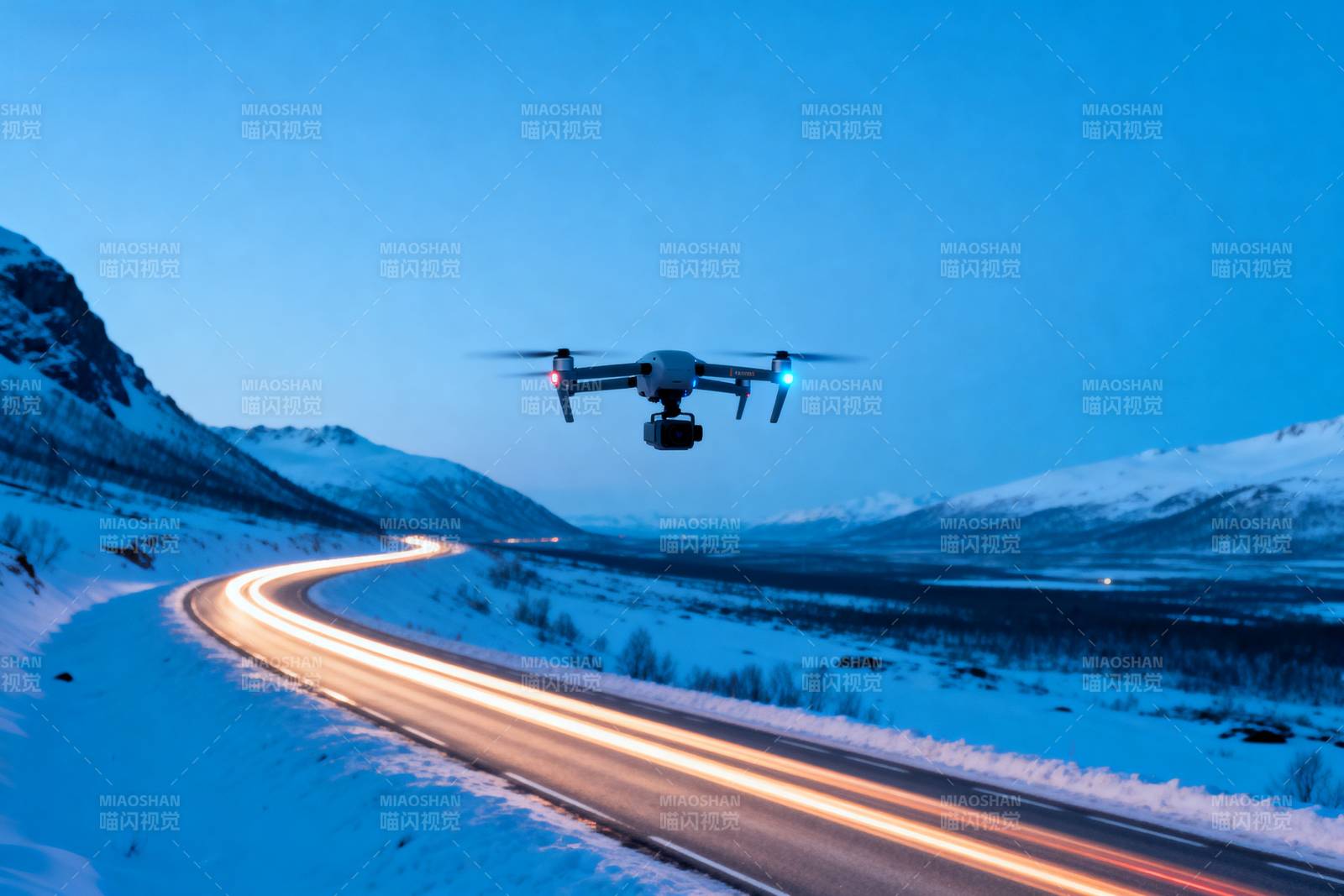 雪原夜航无人机图片