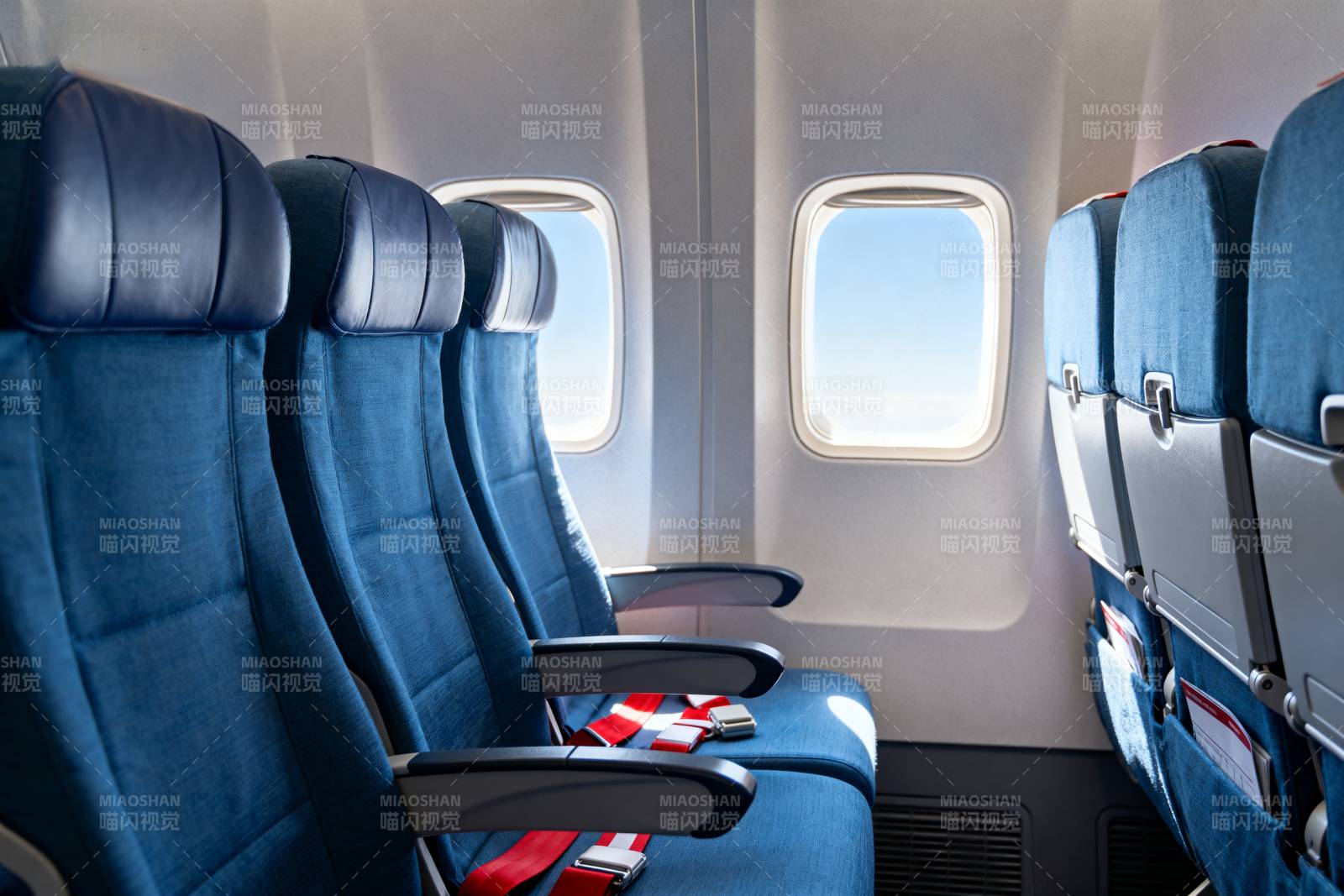 飞机客舱内景图片