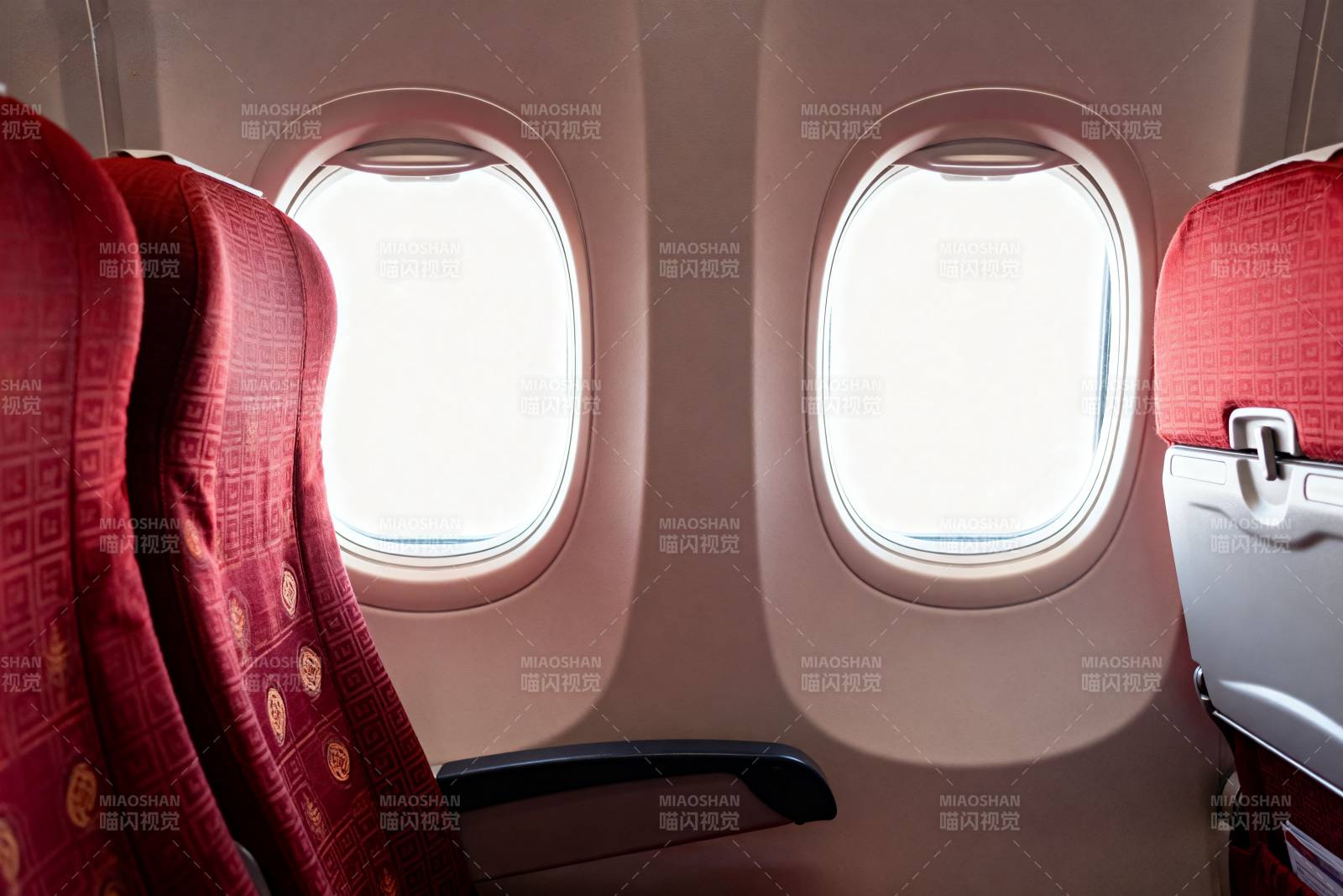 飞机舷窗风景图片