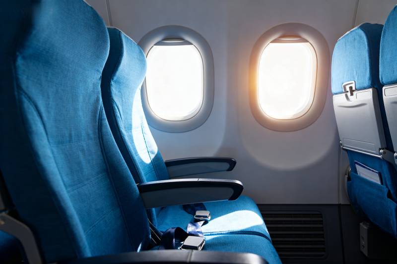飞机客舱窗边座位图片