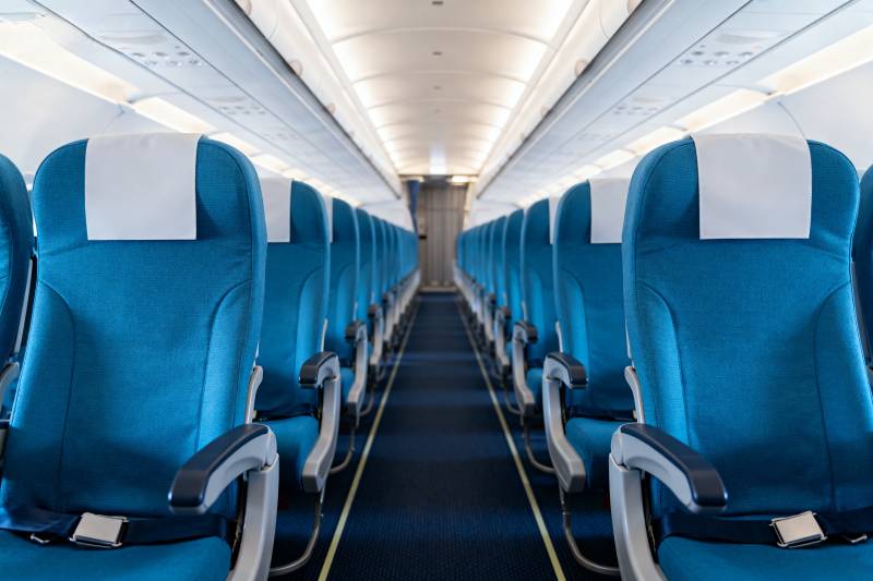 飞机客舱蓝色座椅图片