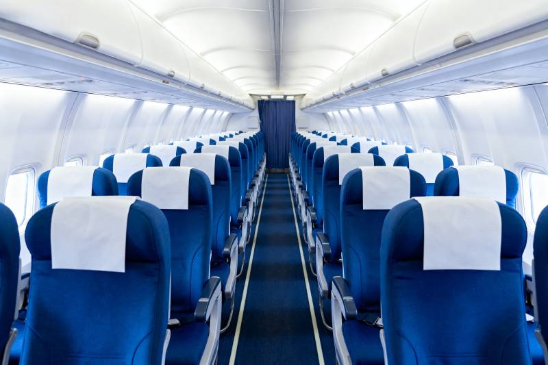 飞机客舱内部景象图片