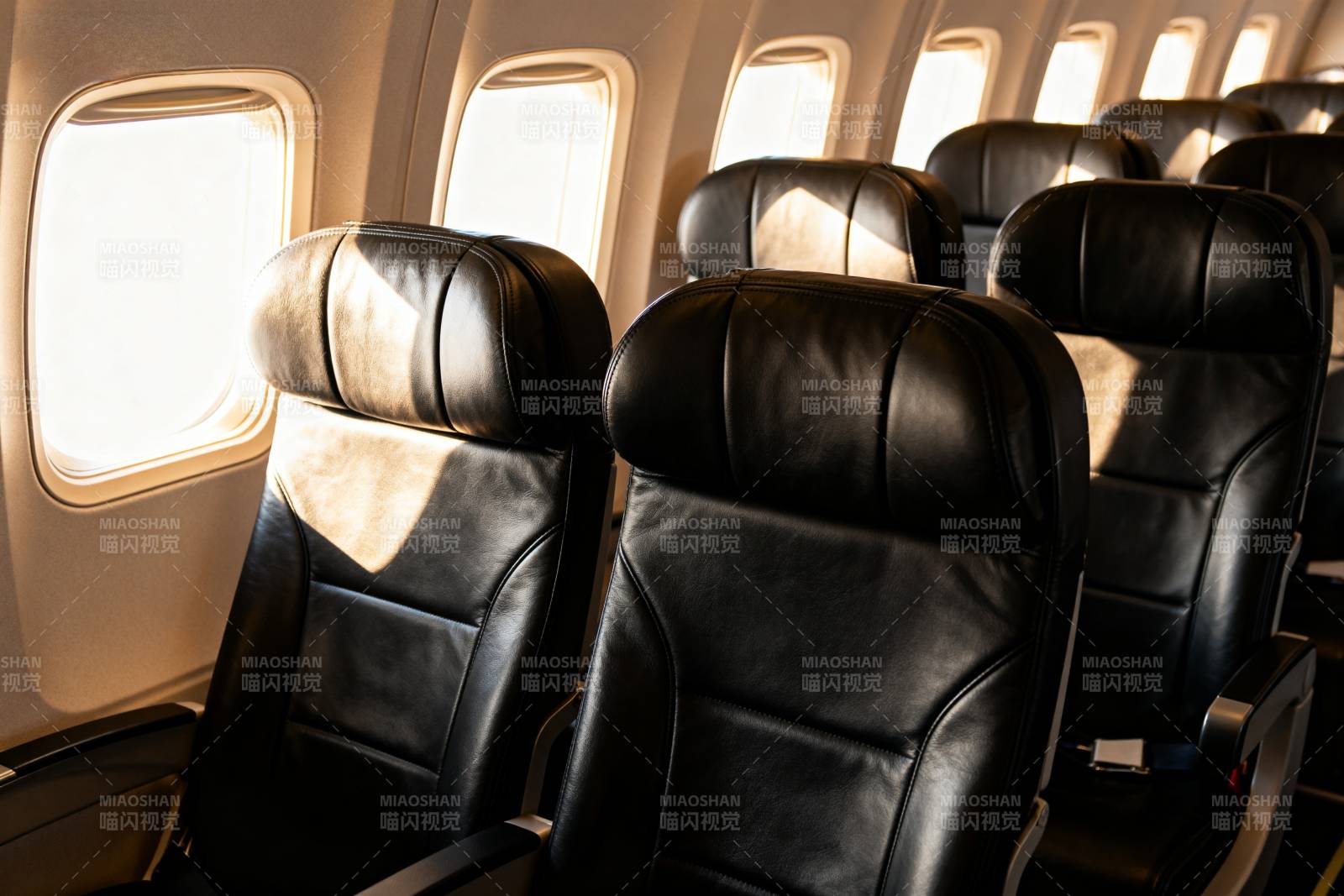 飞机客舱座椅图片