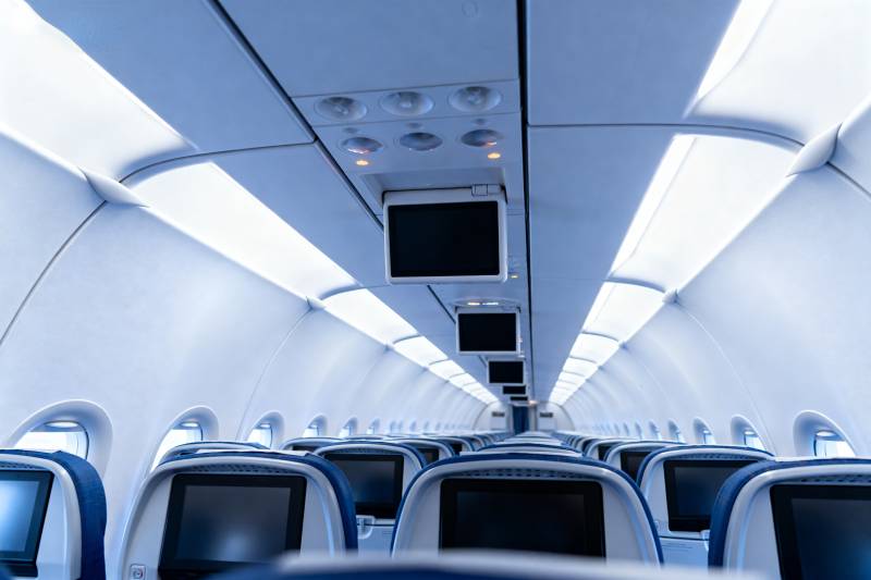 飞机客舱内部景象图片