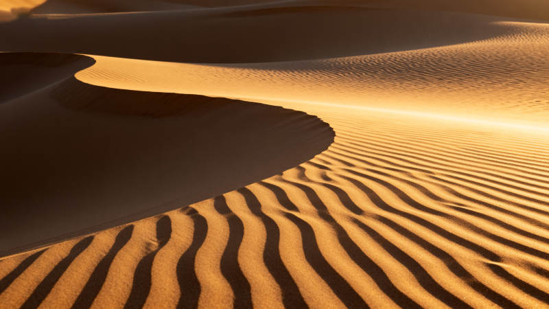 沙漠沙丘光影图片