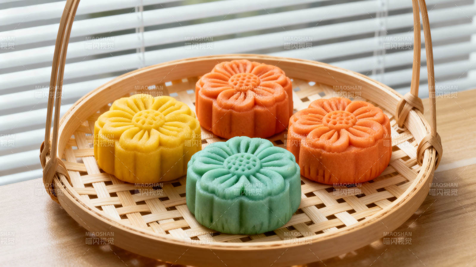 彩色月饼篮中摆图片