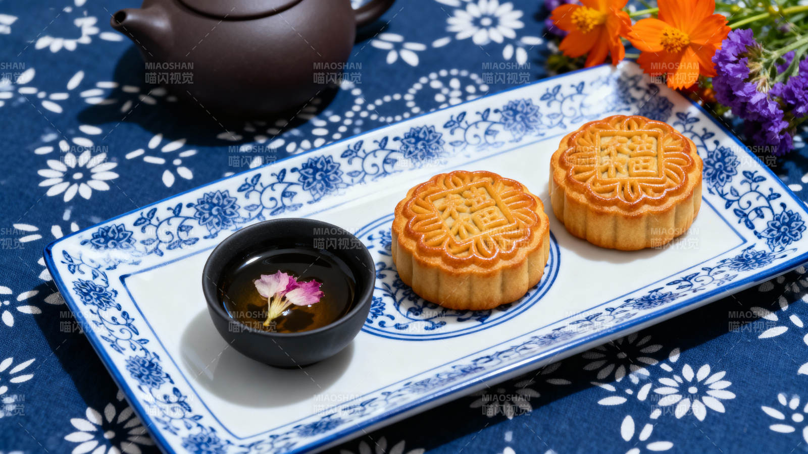 中秋月饼茶香伴图片