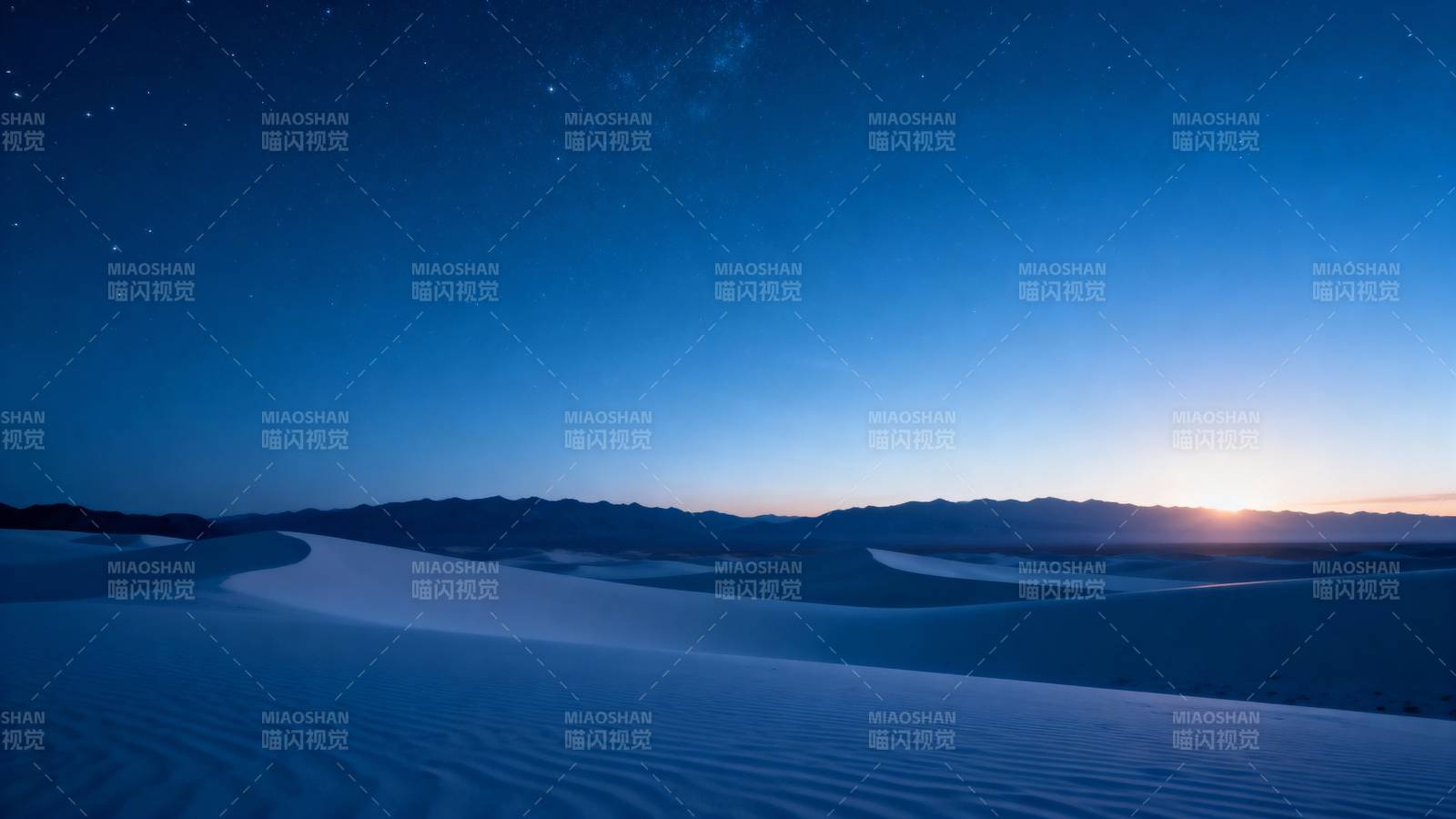 星夜沙漠静谧美图片