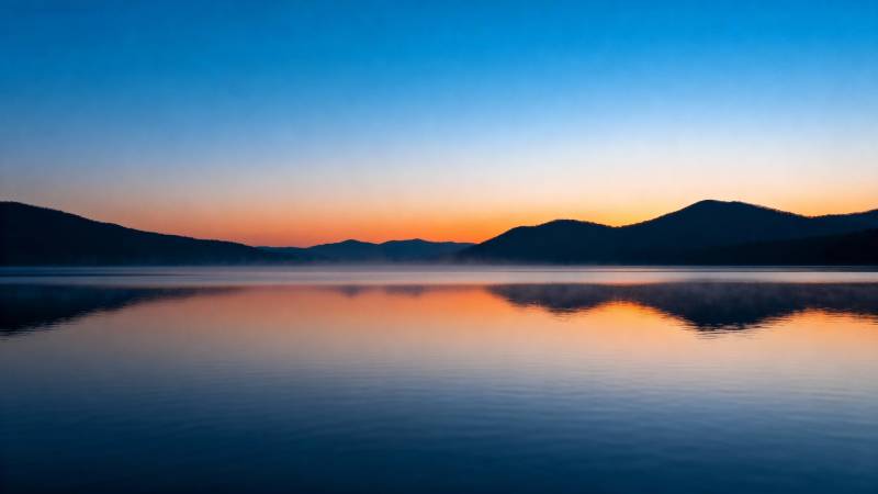 湖光山色映晚霞图片