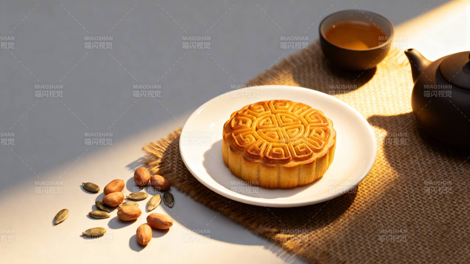 中秋月饼茶香相伴图片
