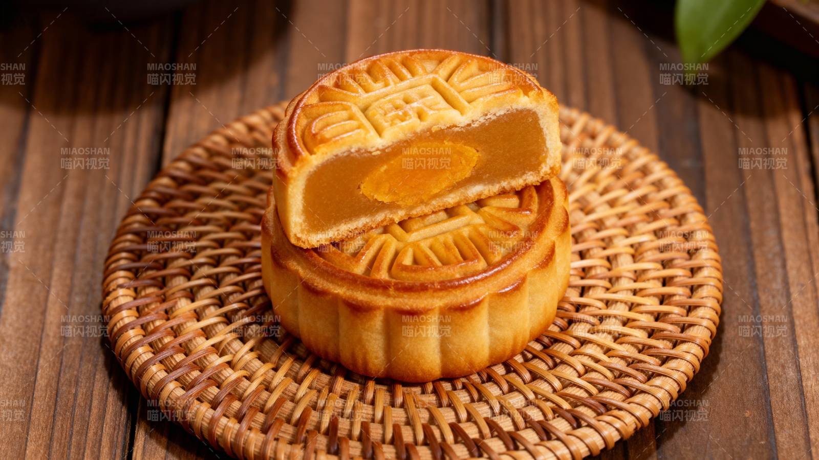 金黄月饼 香甜诱人图片