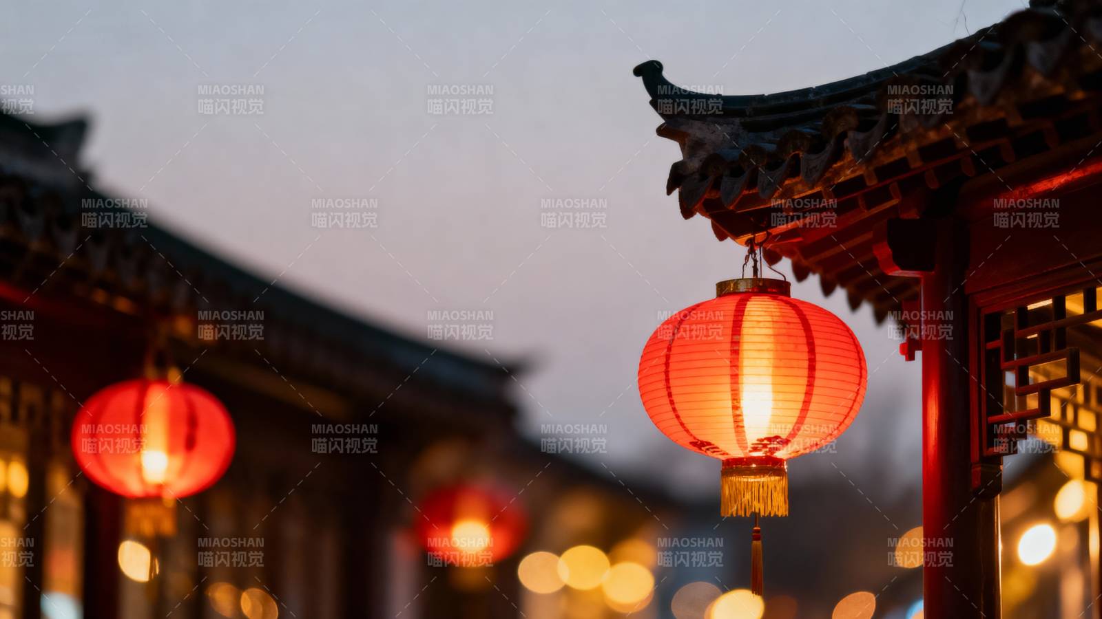 古街红灯映夜色图片