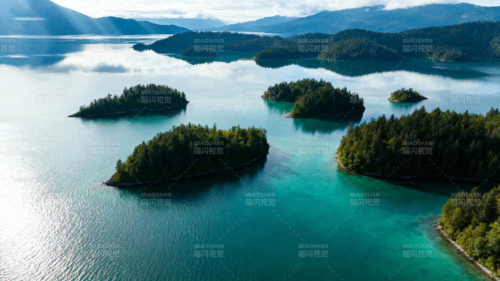 碧湖翠岛 山水如画图片