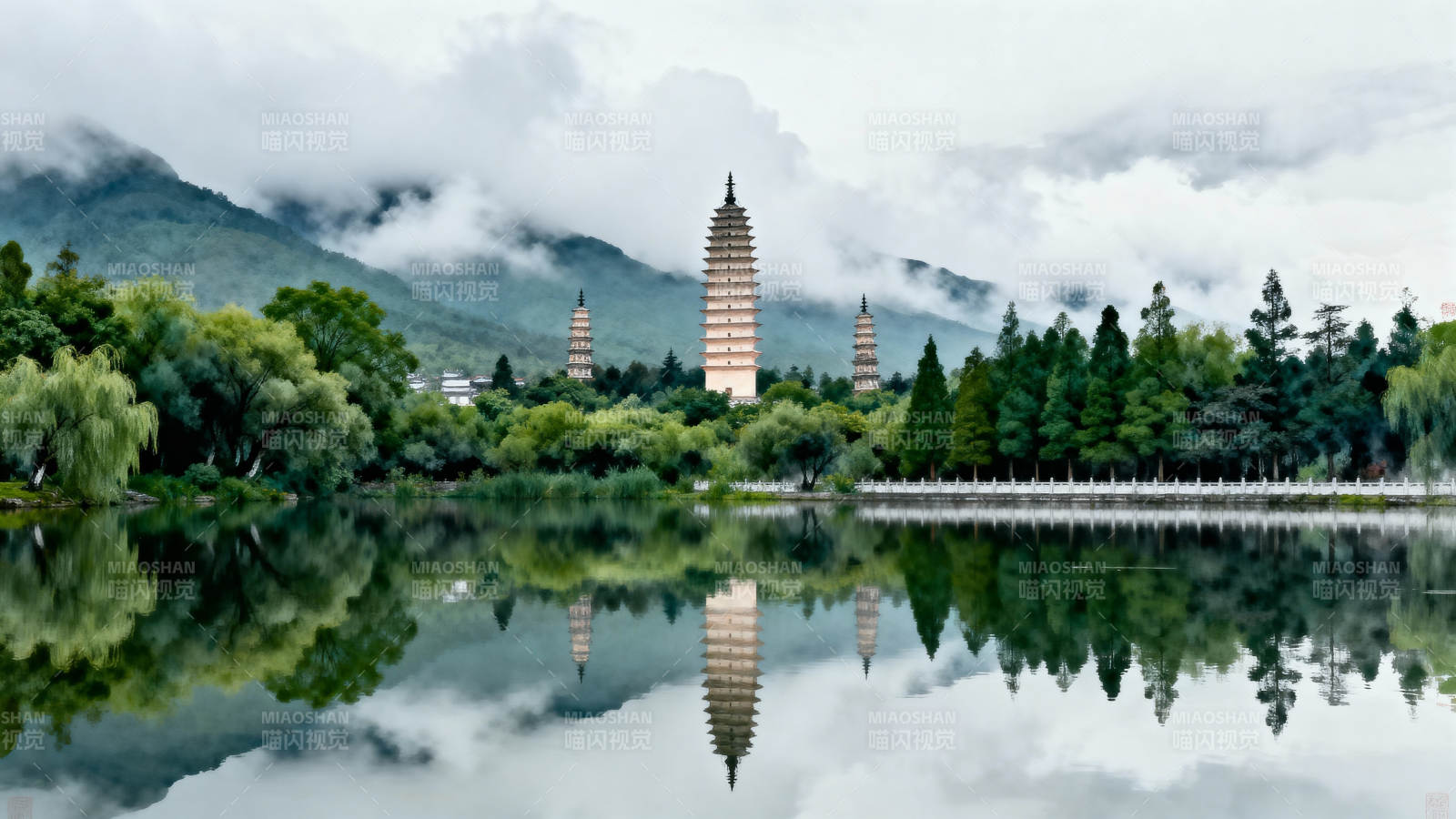 三塔倒影湖光山色图片