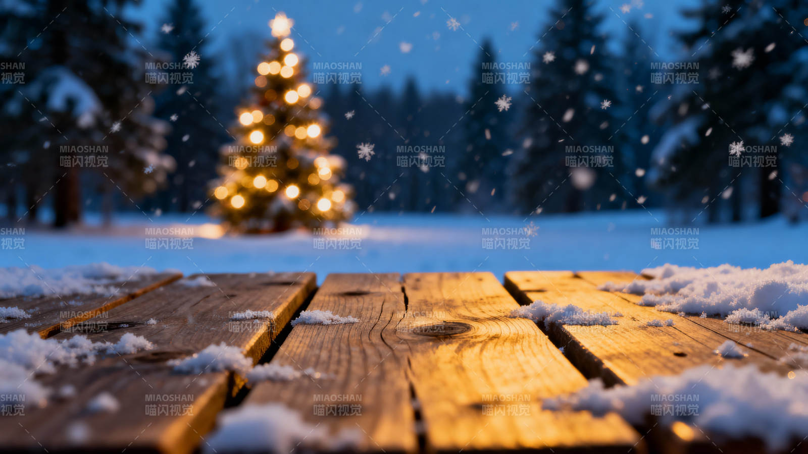 雪夜圣诞树图片