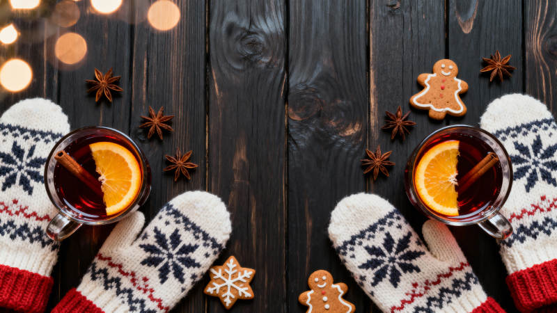 冬日暖饮与手套图片