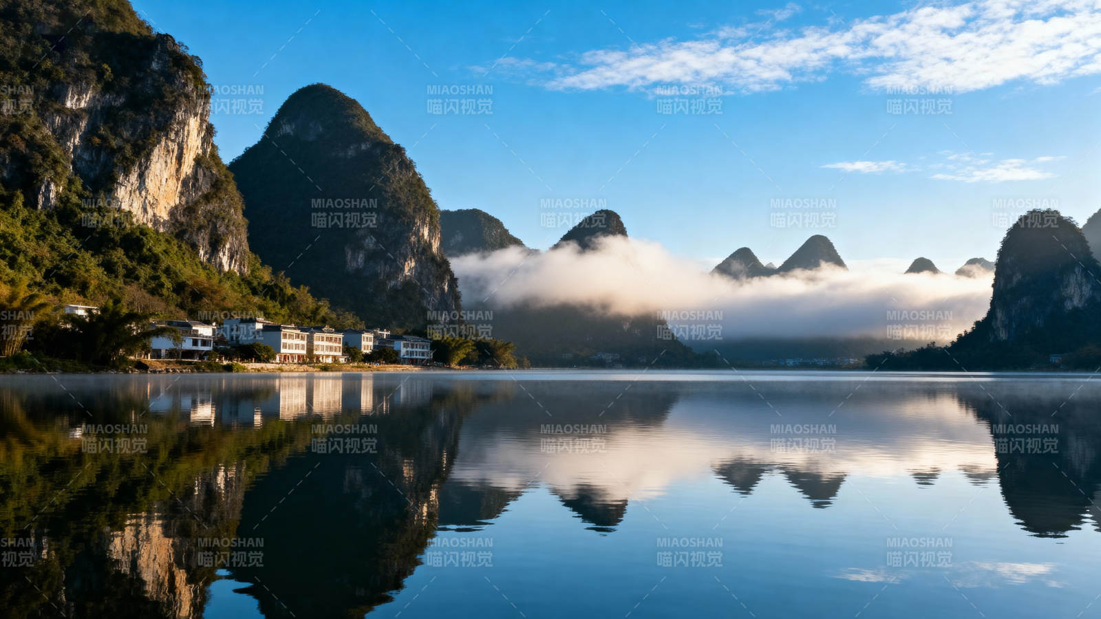 山水倒影如画图片