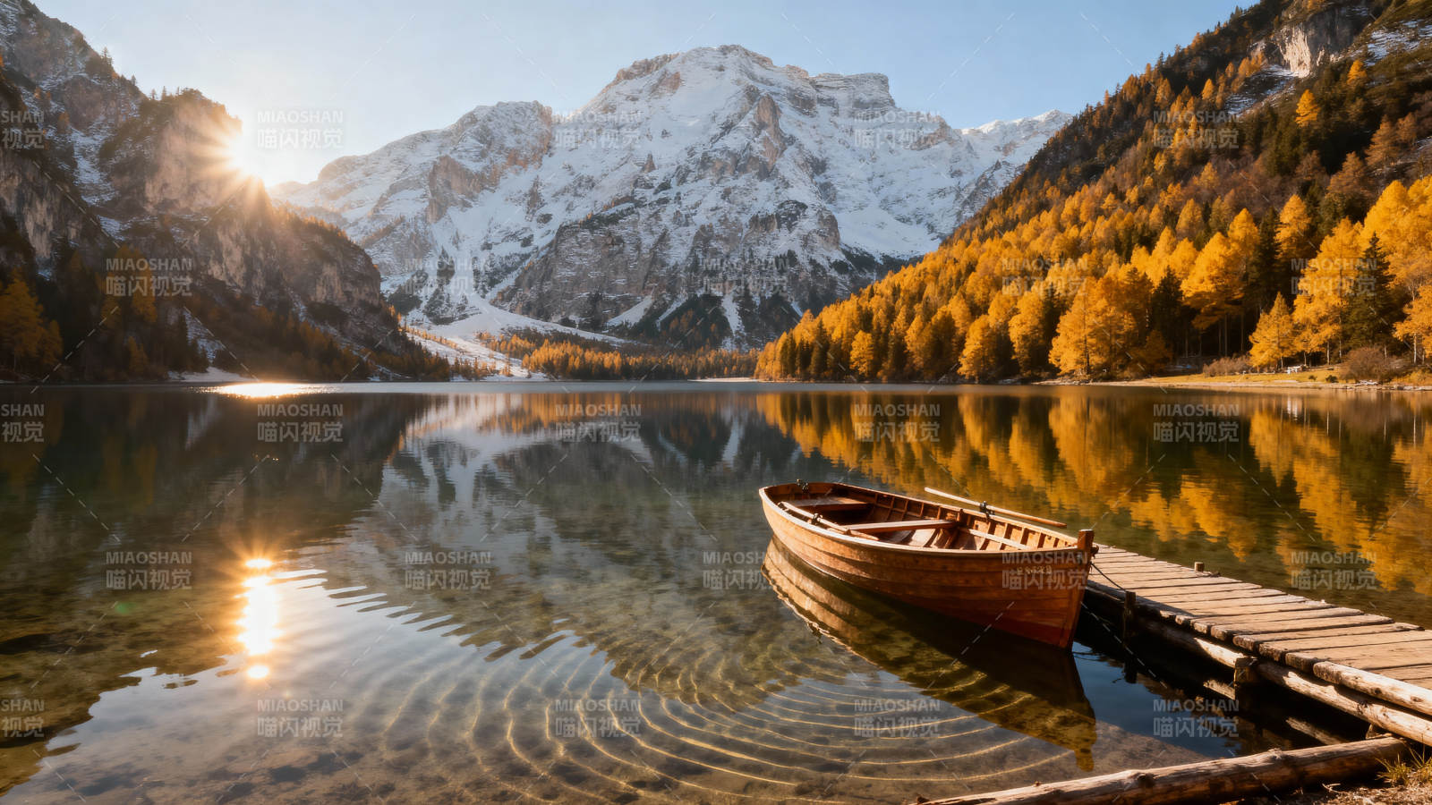 秋湖静泊 山影如画图片