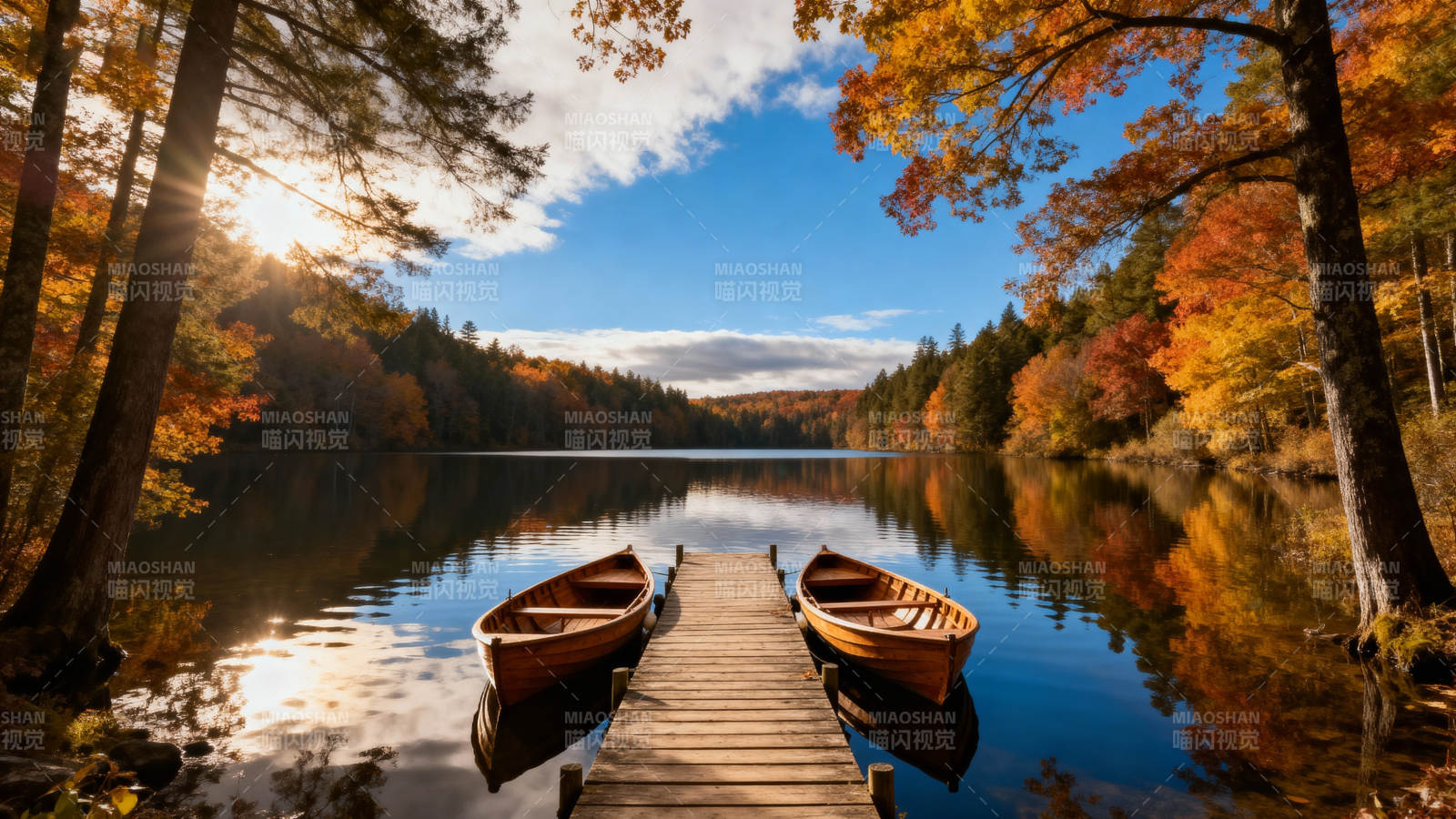 秋湖静泊 舟影如画图片