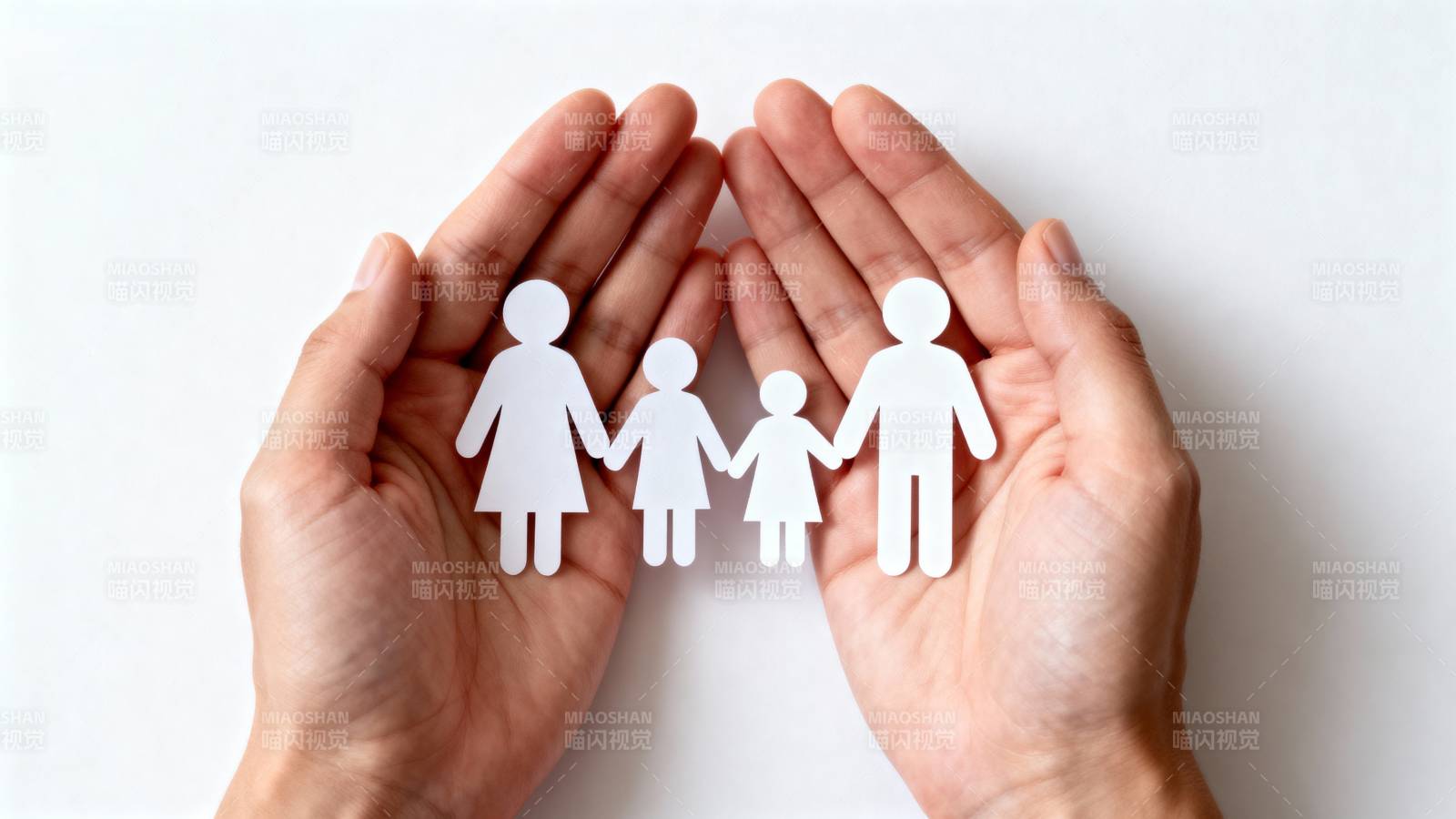 双手守护家庭剪影图片