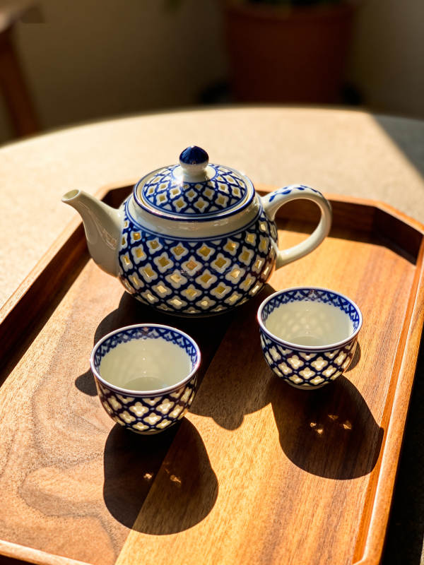 蓝白瓷茶具静享时光图片