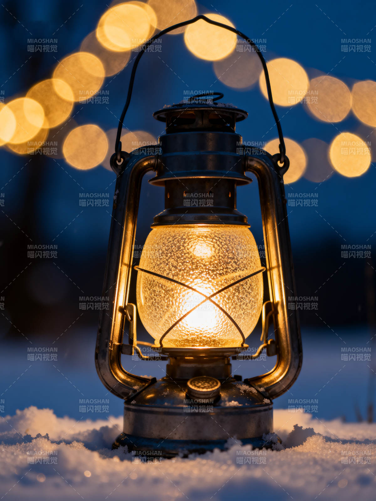 雪夜灯影图片