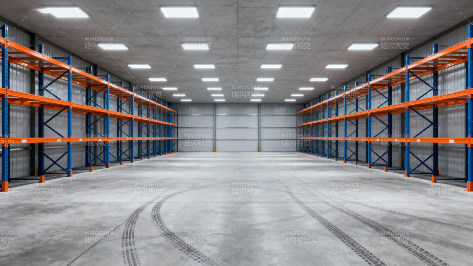 宽敞明亮的仓库图片