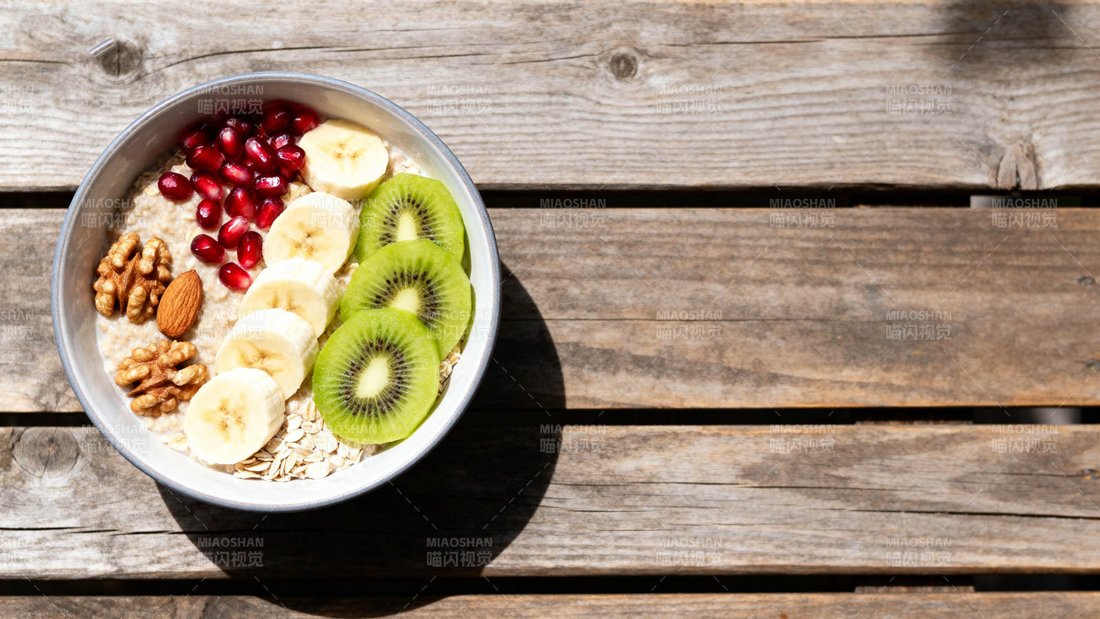 水果燕麦碗图片